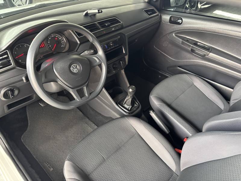 VOLKSWAGEN - SAVEIRO - 2021/2022 - Branca - R$ 64.900,00
