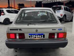 FORD - ESCORT - 1988/1989 - Dourada - R$ 25.000,00