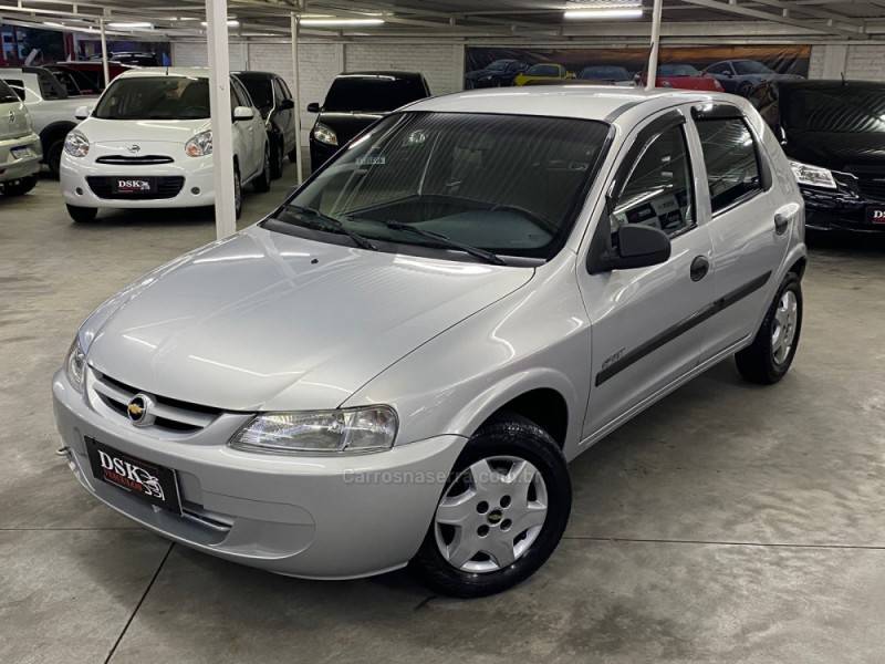 CHEVROLET - CELTA - 2005/2005 - Prata - R$ 19.900,00