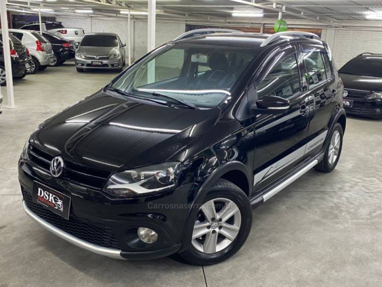 VOLKSWAGEN - CROSSFOX - 2010/2010 - Preta - R$ 39.900,00