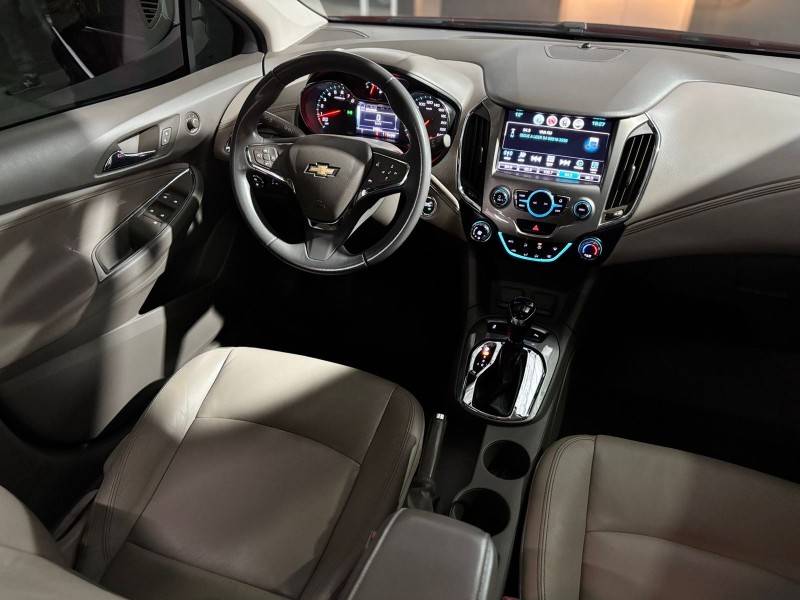CHEVROLET - CRUZE - 2018/2018 - Vermelha - R$ 95.900,00