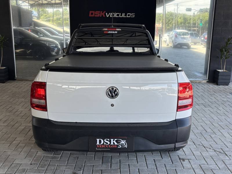 VOLKSWAGEN - SAVEIRO - 2021/2022 - Branca - R$ 64.900,00