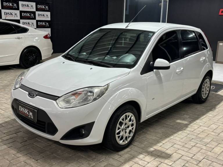FORD - FIESTA - 2014/2014 - Branca - Sob Consulta