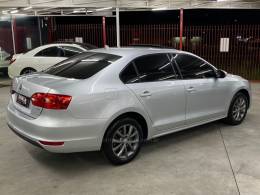 VOLKSWAGEN - JETTA - 2011/2011 - Prata - R$ 62.900,00