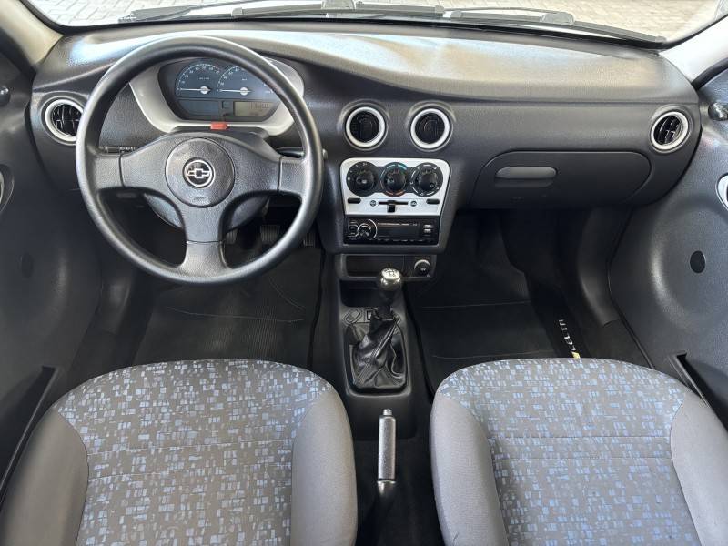 CHEVROLET - CELTA - 2005/2005 - Branca - R$ 17.900,00