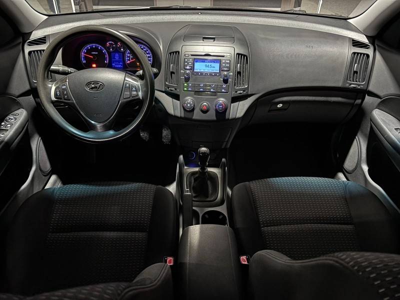 HYUNDAI - I30 - 2010/2010 - Preta - R$ 40.900,00