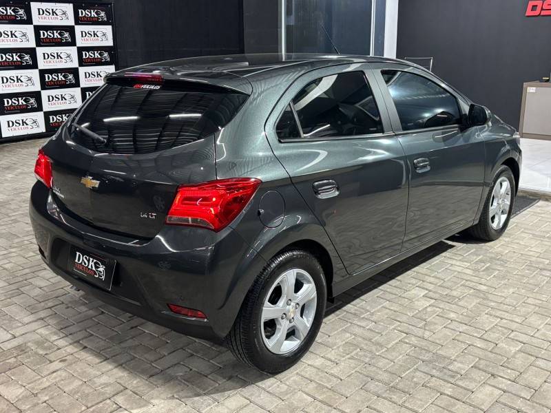 CHEVROLET - ONIX - 2019/2019 - Cinza - R$ 63.900,00