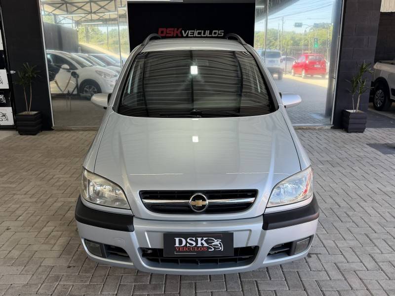 CHEVROLET - ZAFIRA - 2007/2008 - Prata - R$ 35.900,00