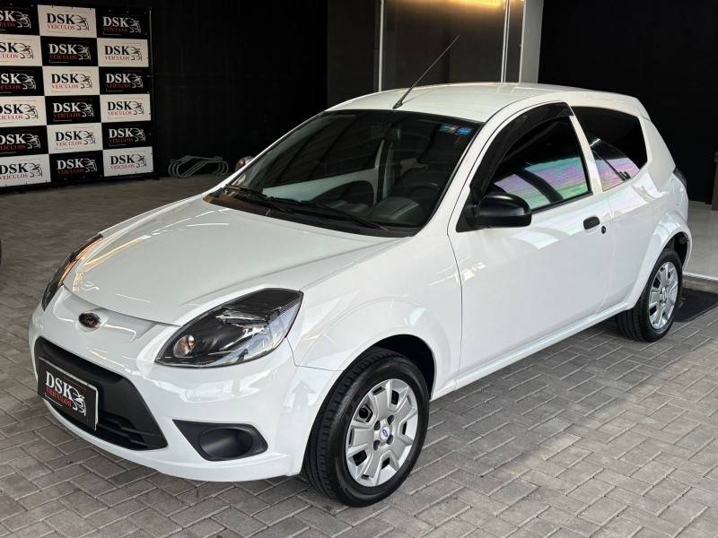 FORD - KA - 2011/2012 - Branca - R$ 25.900,00