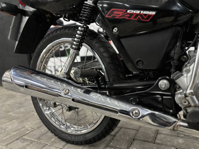 HONDA - CG 125 - 2006/2006 - Vermelha - R$ 7.000,00