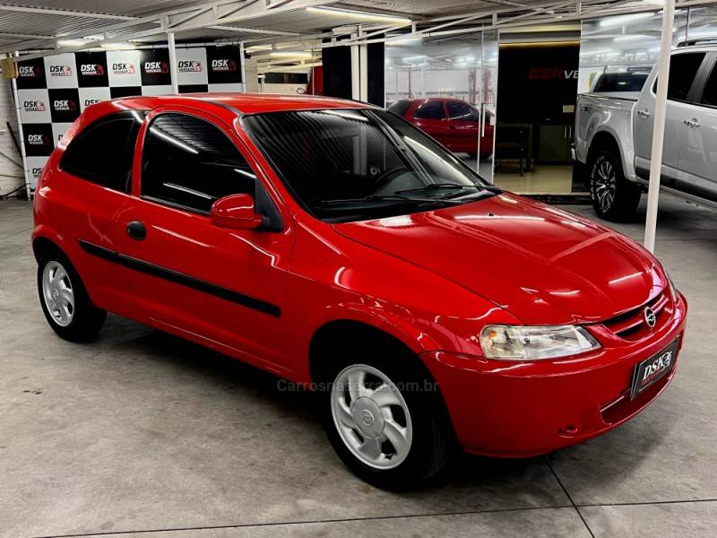 CHEVROLET - CELTA - 2002/2002 - Vermelha - R$ 18.500,00