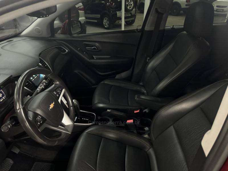 CHEVROLET - TRACKER - 2018/2018 - Vermelha - R$ 93.900,00