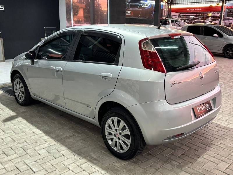 FIAT - PUNTO - 2011/2011 - Prata - R$ 35.900,00