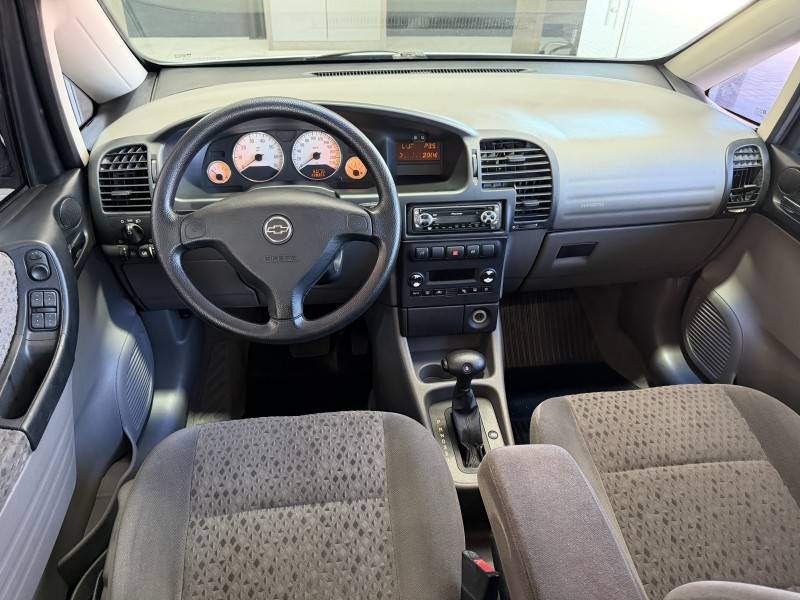 CHEVROLET - ZAFIRA - 2007/2008 - Prata - R$ 35.900,00