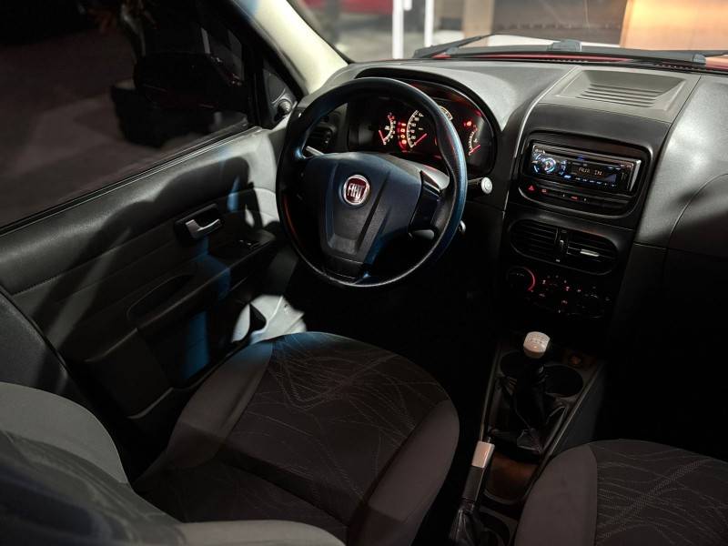 FIAT - SIENA - 2013/2013 - Vermelha - R$ 34.900,00