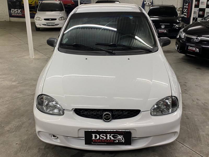 CHEVROLET - CORSA - 2001/2001 - Branca - R$ 16.900,00