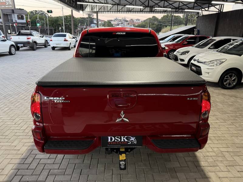 MITSUBISHI - L200 TRITON - 2012/2012 - Vermelha - R$ 109.900,00