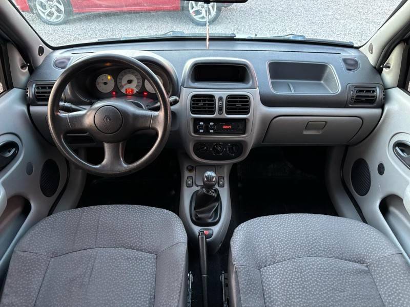 RENAULT - CLIO - 2006/2006 - Prata - R$ 20.900,00