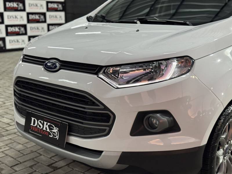 FORD - ECOSPORT - 2017/2017 - Branca - R$ 64.900,00