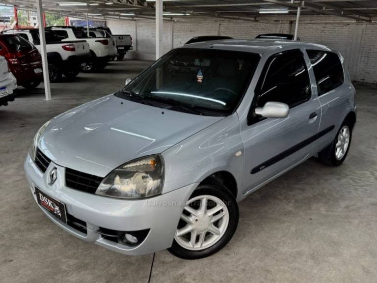 RENAULT - CLIO - 2006/2006 - Prata - R$ 22.900,00