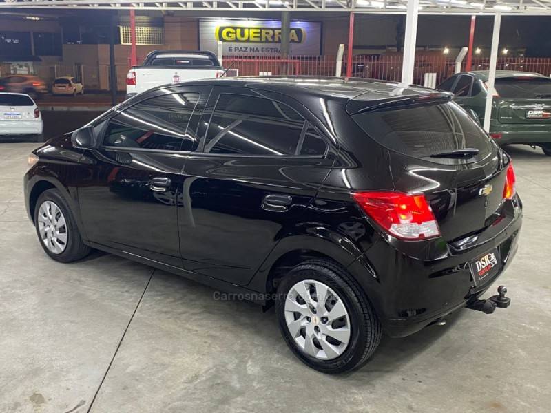 CHEVROLET - ONIX - 2015/2015 - Preta - R$ 44.900,00