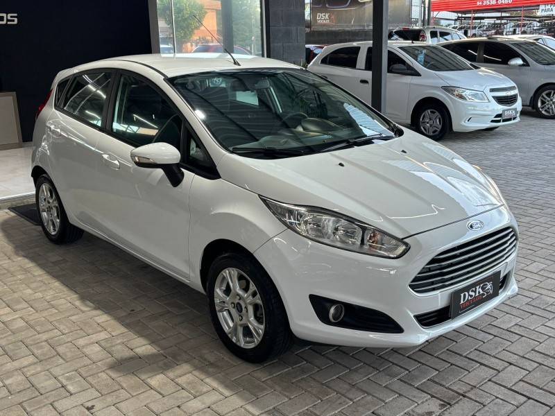 FORD - FIESTA - 2014/2014 - Branca - R$ 44.900,00