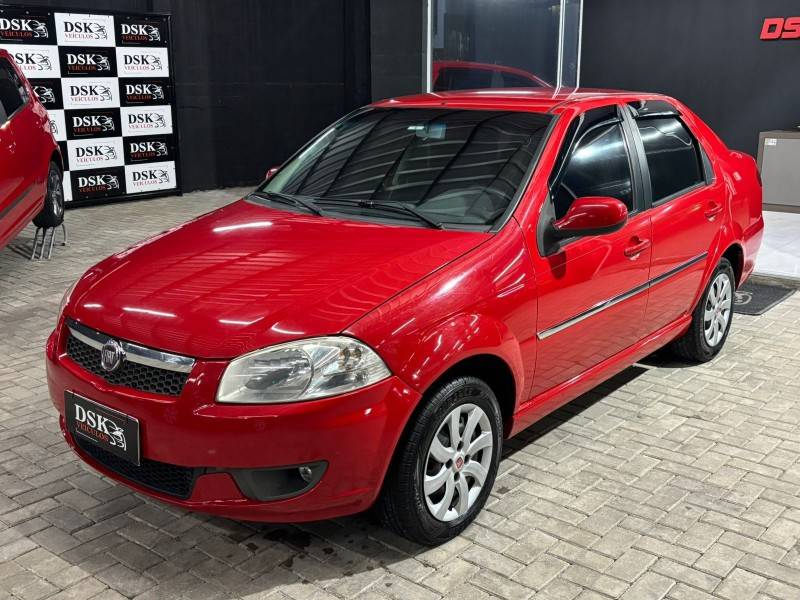 FIAT - SIENA - 2013/2013 - Vermelha - R$ 32.900,00