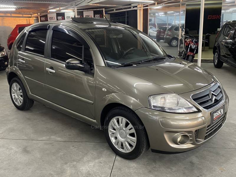 CITROËN - C3 - 2010/2011 - Verde - R$ 30.900,00