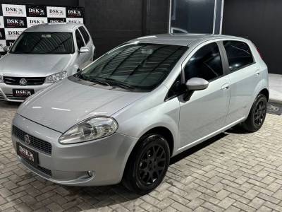 FIAT - PUNTO - 2010/2010 - Vermelha - R$ 33.900,00