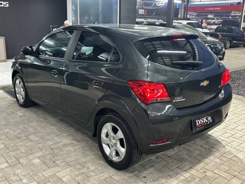 CHEVROLET - ONIX - 2019/2019 - Cinza - R$ 63.900,00