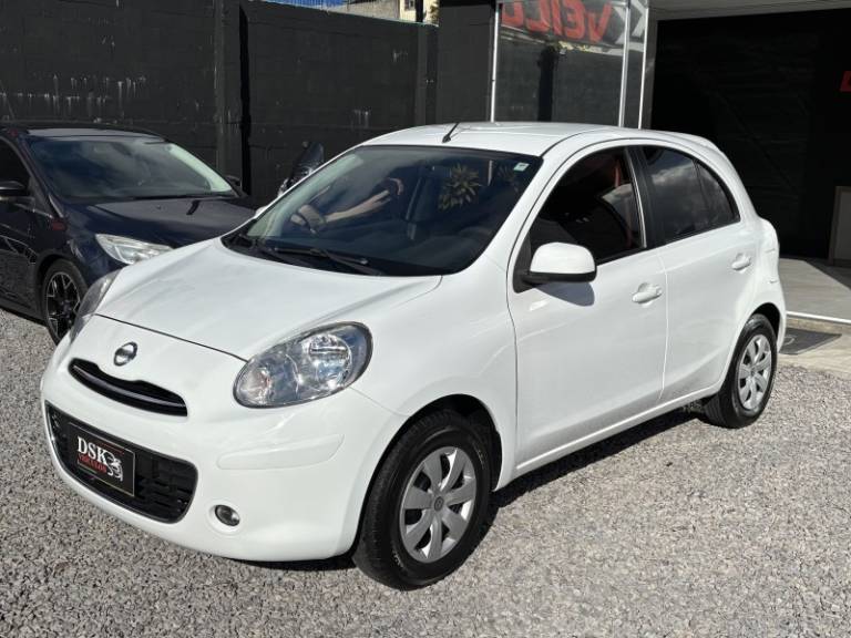 NISSAN - MARCH - 2014/2014 - Branca - R$ 38.900,00