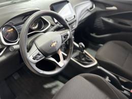 CHEVROLET - ONIX - 2023/2024 - Branca - R$ 82.900,00