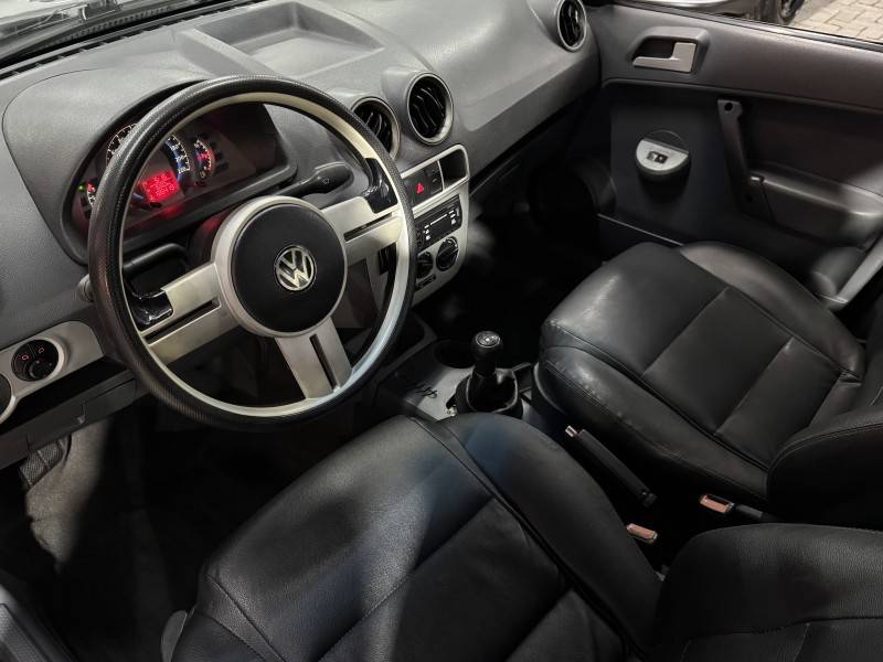 VOLKSWAGEN - SAVEIRO - 2008/2008 - Preta - R$ 43.900,00