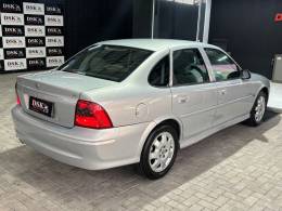 CHEVROLET - VECTRA - 2005/2005 - Prata - R$ 32.900,00