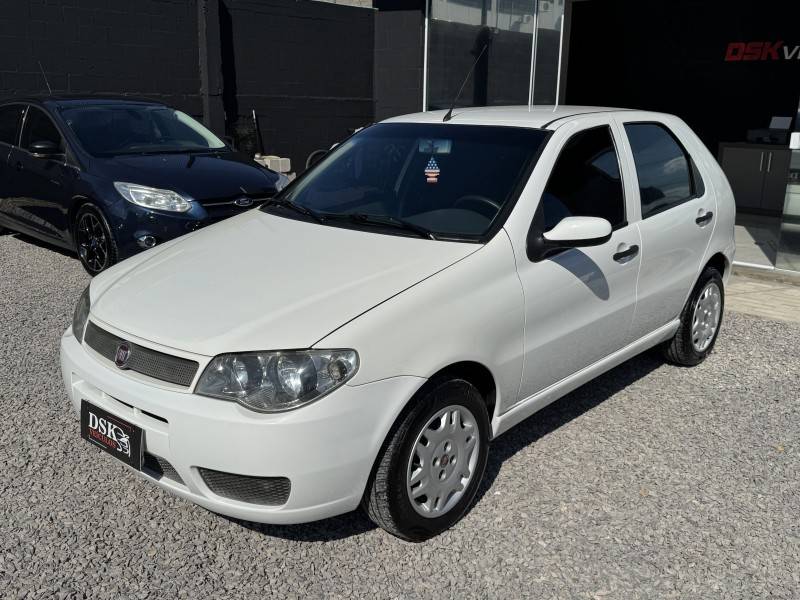 FIAT - PALIO - 2010/2010 - Branca - R$ 30.900,00