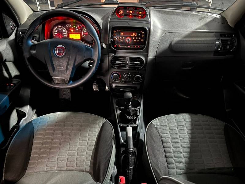 FIAT - PALIO - 2012/2013 - Prata - R$ 44.900,00