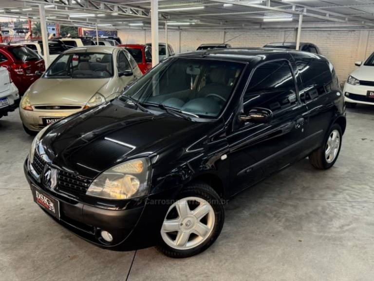 RENAULT - CLIO - 2004/2004 - Preta - R$ 21.900,00