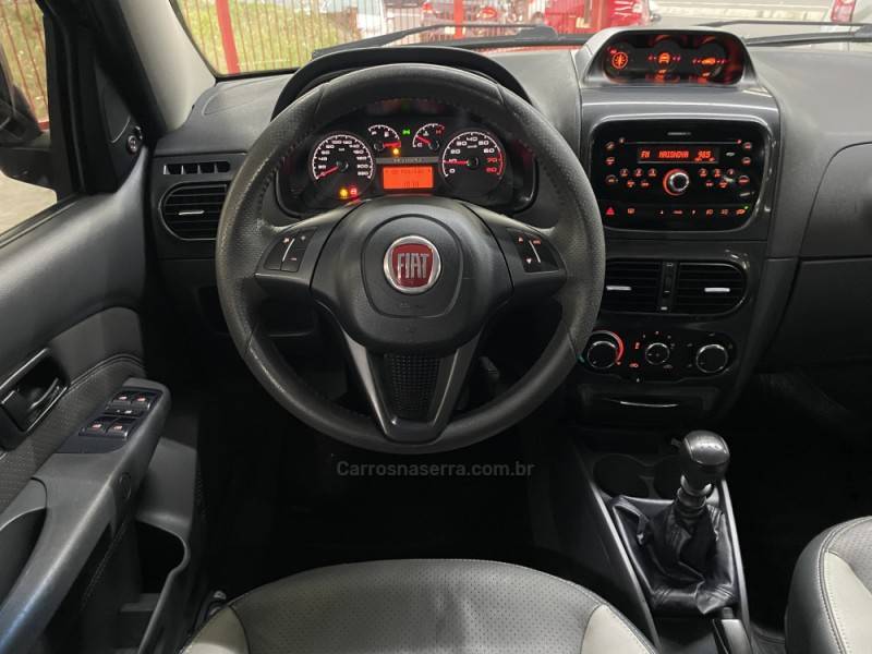 FIAT - PALIO - 2016/2016 - Preta - R$ 52.900,00