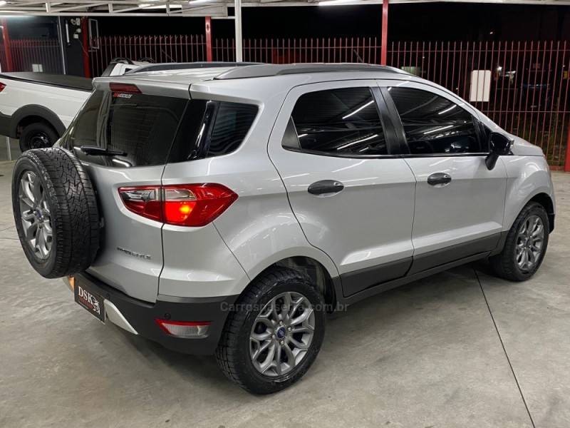 FORD - ECOSPORT - 2016/2017 - Prata - R$ 67.900,00