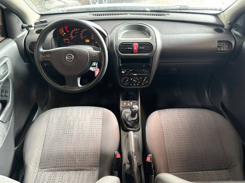 CHEVROLET - CORSA - 2012/2012 - Branca - R$ 33.900,00