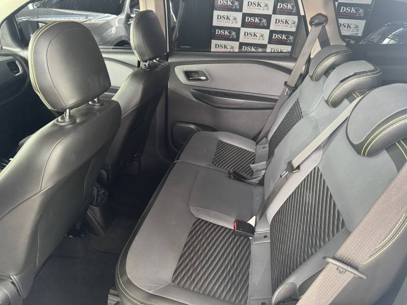 CHEVROLET - SPIN - 2020/2020 - Branca - R$ 77.900,00