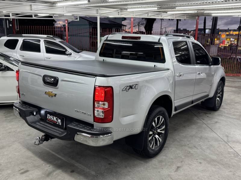 CHEVROLET - S10 - 2017/2018 - Prata - R$ 159.900,00