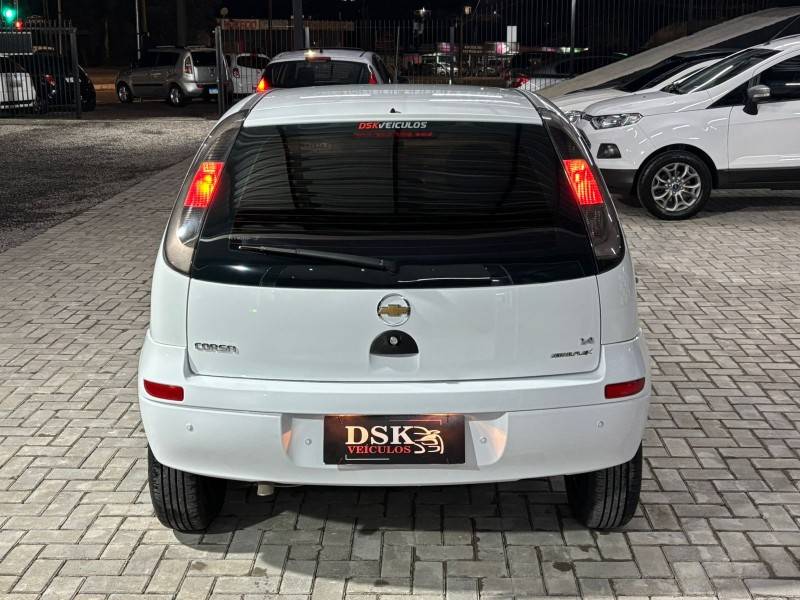CHEVROLET - CORSA - 2012/2012 - Branca - R$ 33.900,00