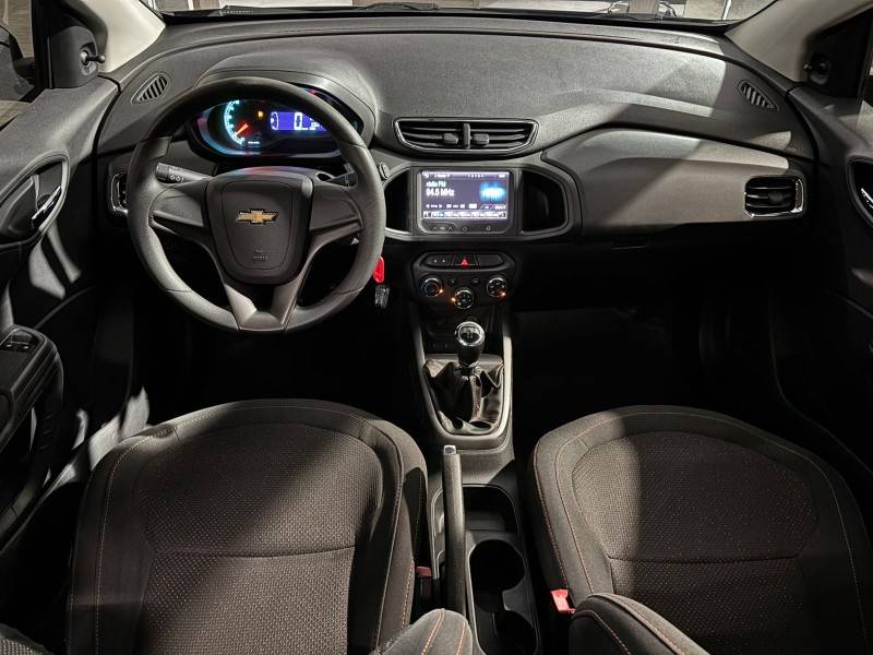 CHEVROLET - ONIX - 2013/2013 - Preta - R$ 42.900,00