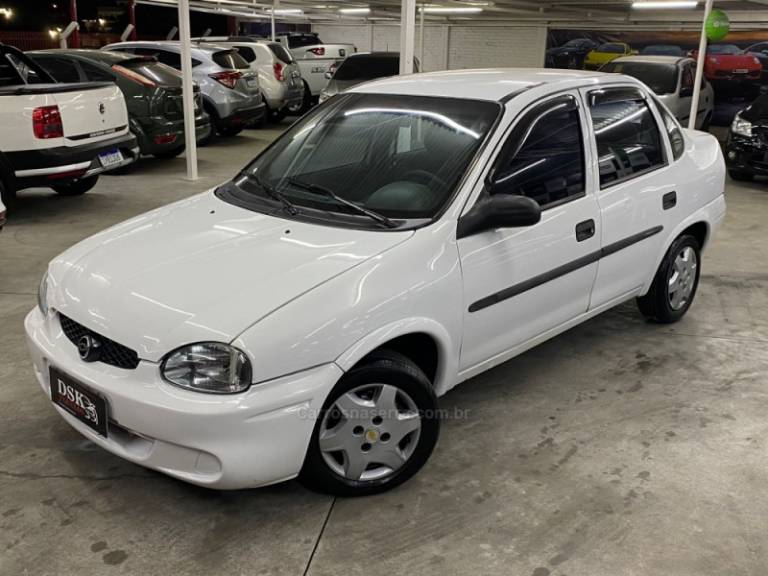 CHEVROLET - CORSA - 2001/2001 - Branca - R$ 16.900,00