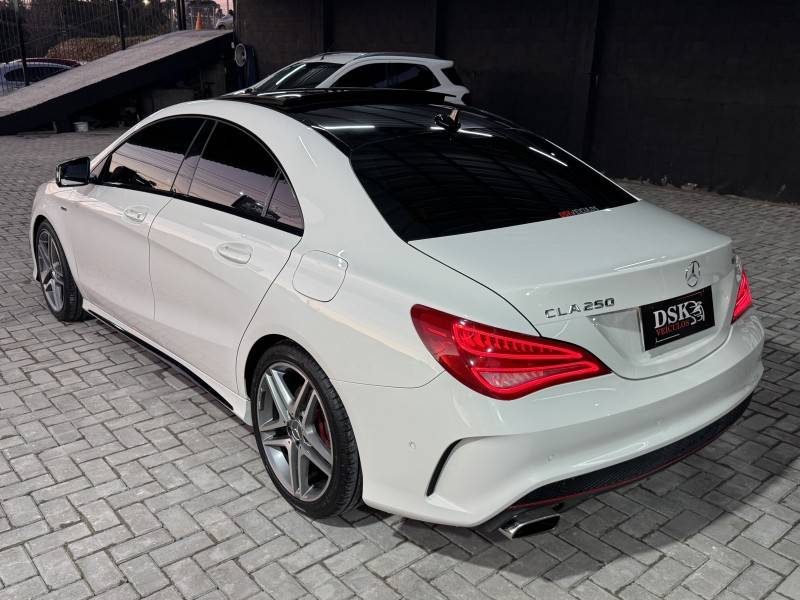 MERCEDES-BENZ - CLA 250 - 2015/2015 - Branca - R$ 154.900,00